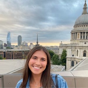 Meet your Posher, Michaela